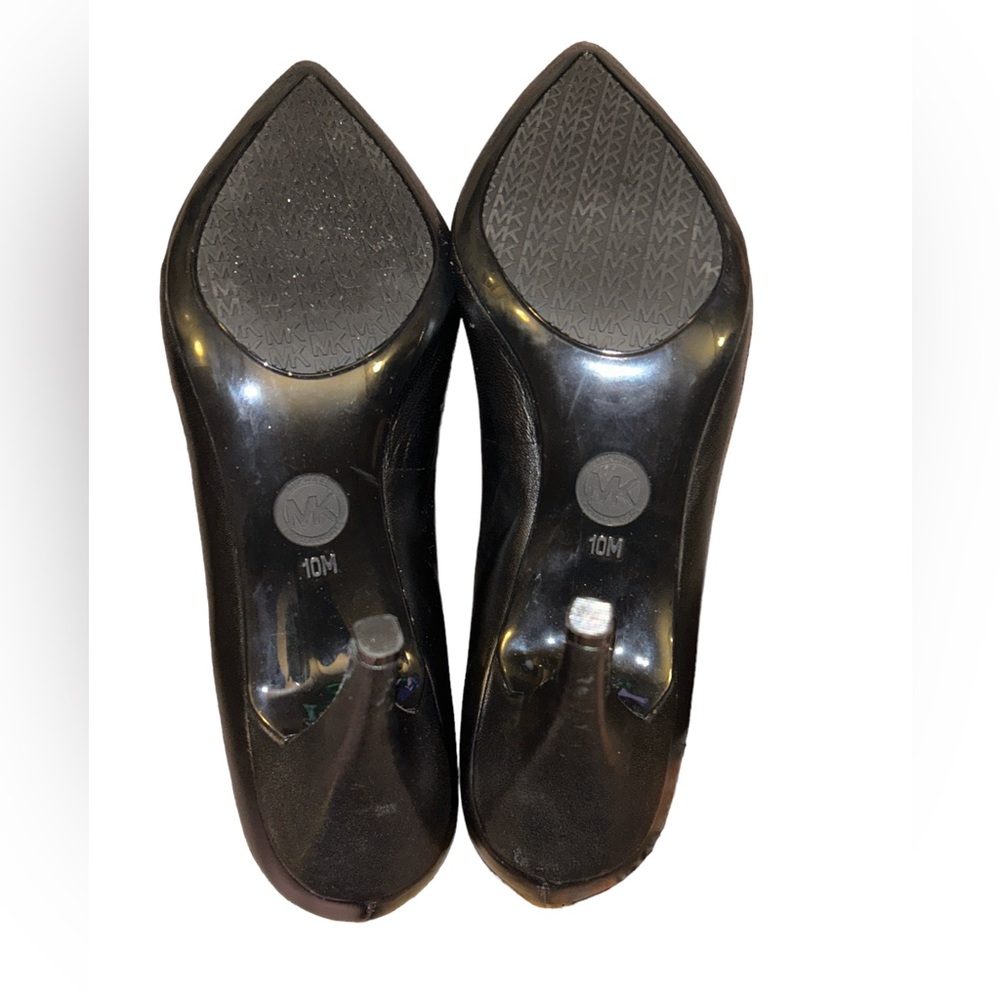 Michael Kors Size 10 Women's Black Solid Pump Shoes - Picture 4 of 4